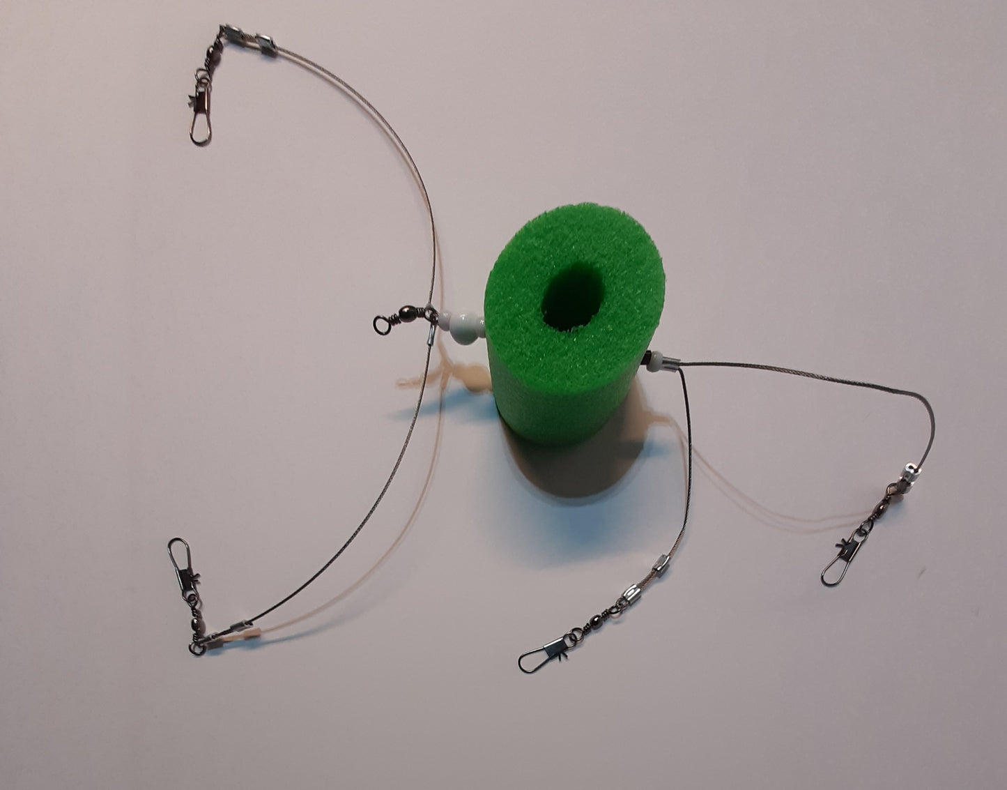 BIG FISH SALTWATER BOTTOM WALKER CABLE LEADER; 3 HOOK SWIVELS; 1 WT. SWIVEL